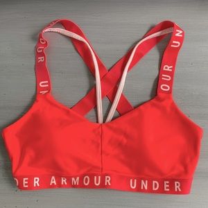 NWOT- Under Armour sports bra